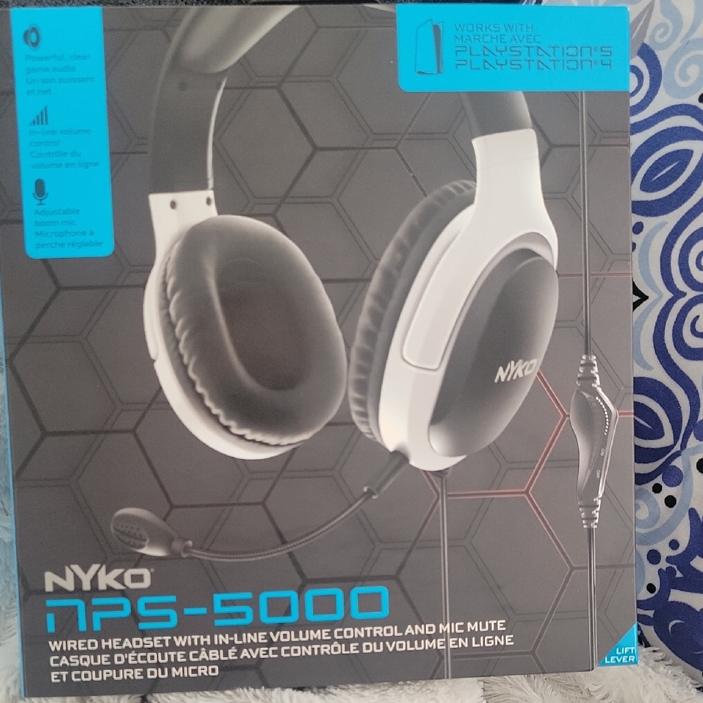 NPS-5000 Wired Headset - Black and White